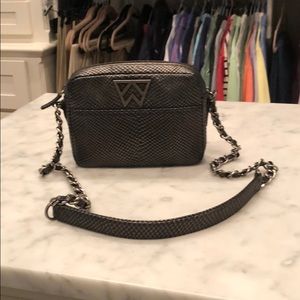 Kelly Wynne Mingle Mingle Mini